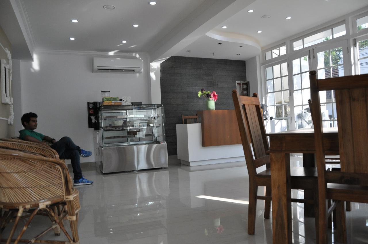 Daffodils Spice Court Hotel Kochi Ngoại thất bức ảnh