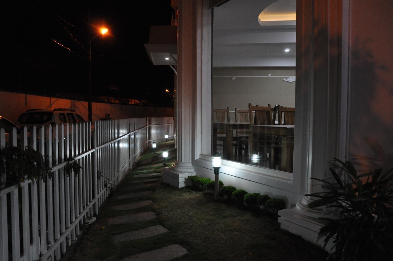 Daffodils Spice Court Hotel Kochi Ngoại thất bức ảnh