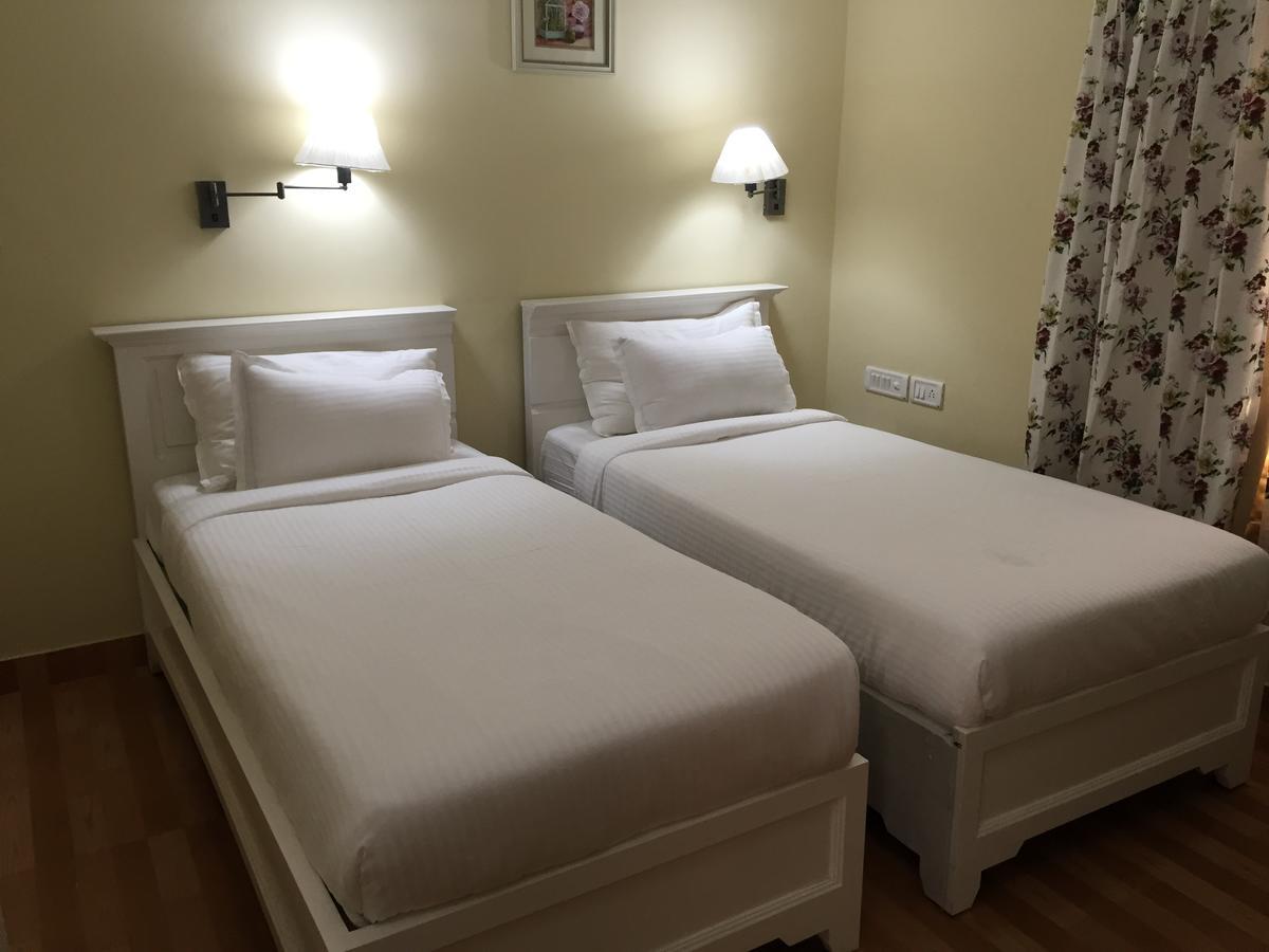 Daffodils Spice Court Hotel Kochi Ngoại thất bức ảnh
