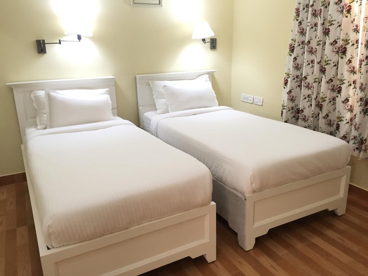 Daffodils Spice Court Hotel Kochi Ngoại thất bức ảnh