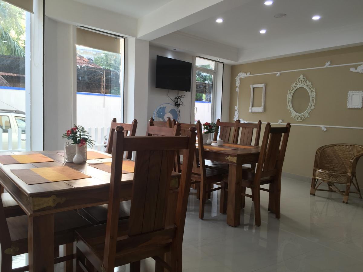 Daffodils Spice Court Hotel Kochi Ngoại thất bức ảnh