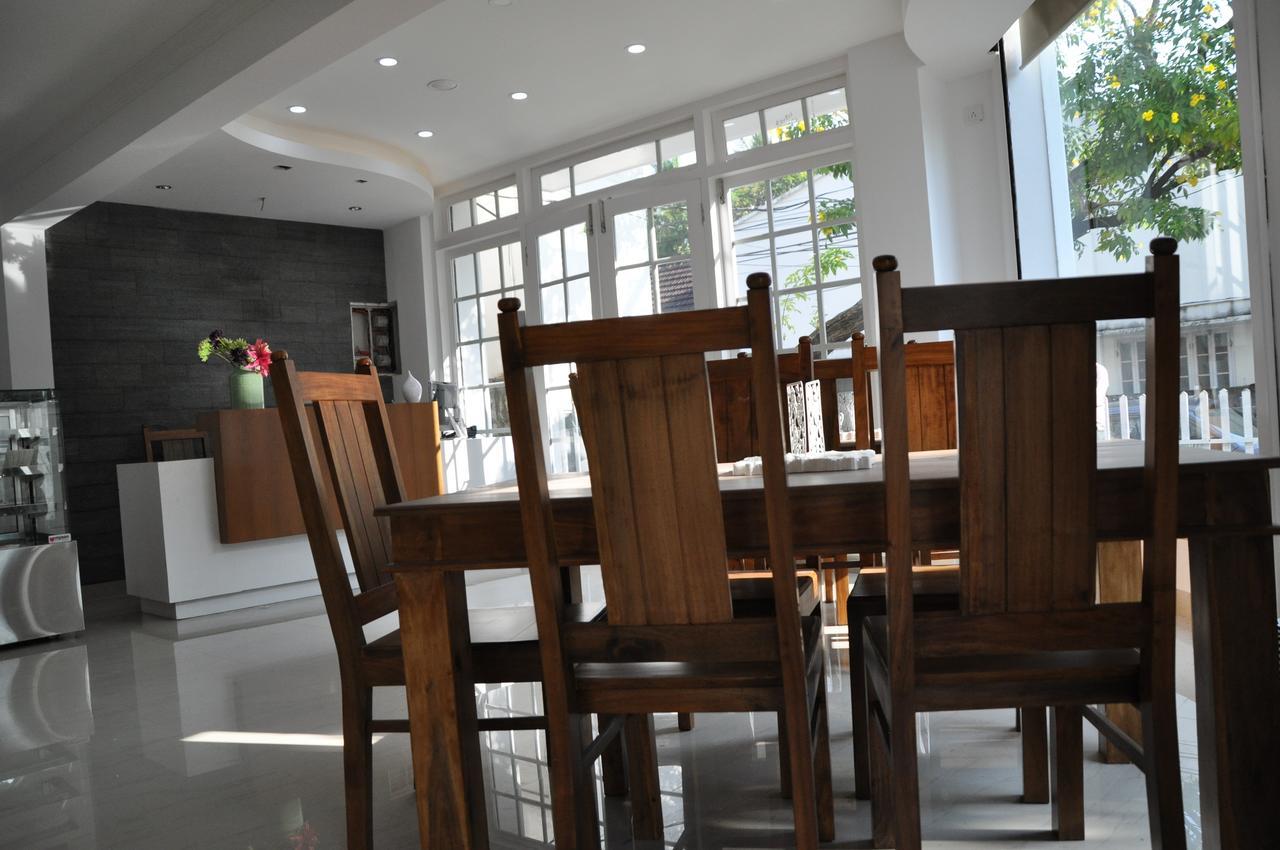 Daffodils Spice Court Hotel Kochi Ngoại thất bức ảnh