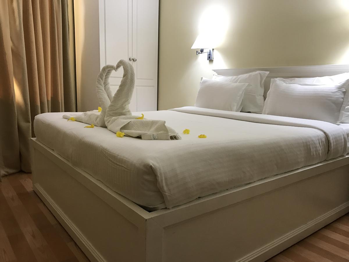 Daffodils Spice Court Hotel Kochi Ngoại thất bức ảnh