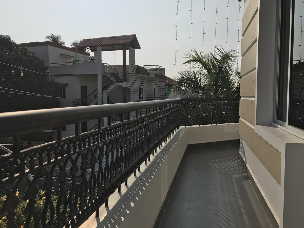 Daffodils Spice Court Hotel Kochi Ngoại thất bức ảnh
