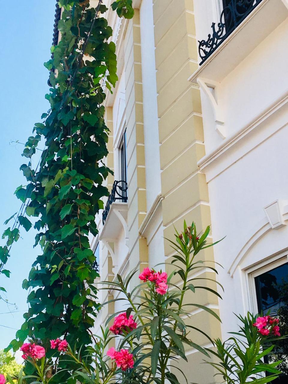 Daffodils Spice Court Hotel Kochi Ngoại thất bức ảnh